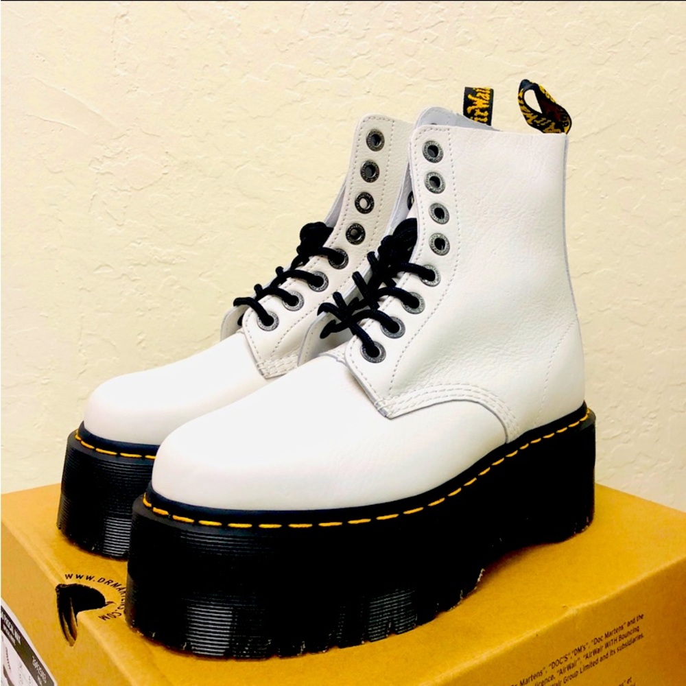 Brand New In Box Dr Martens 1460 Pascal Max Platform Pisa  Leather Never Worn